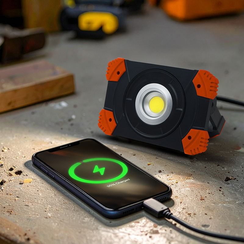 Nabíjací LED reflektor 10 W, 1000 lm, s funkciou powerbanky, IP54 (WM-10W-RE)