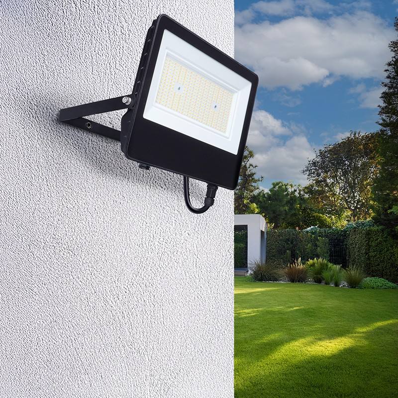 LED reflektor TOP 150 W, 21000 lm, nastaviteľná farba a výkon, IP65 (WM-150W-T)
