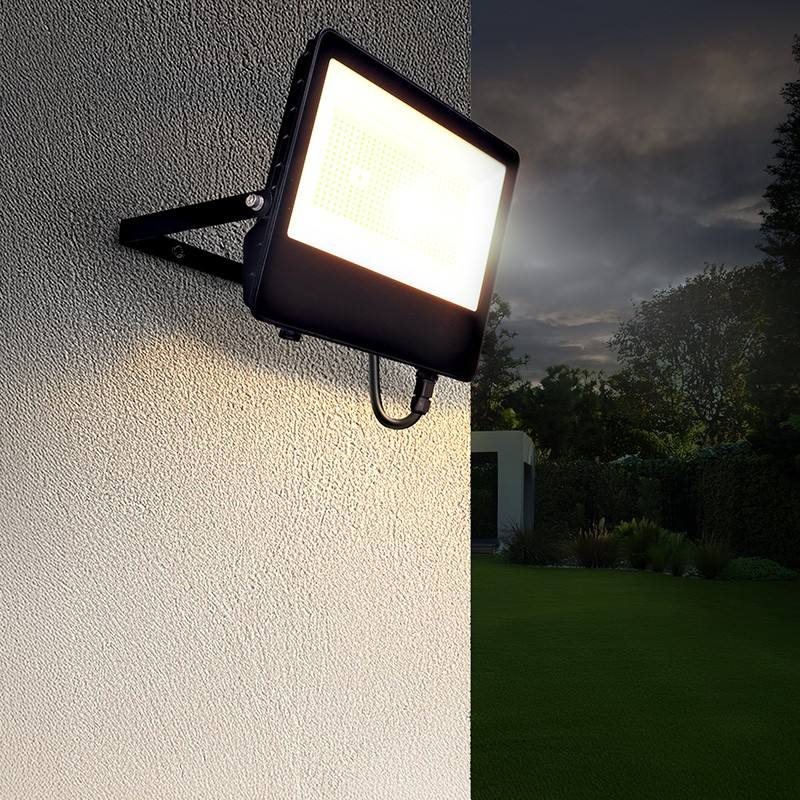 LED reflektor TOP 150 W, 21000 lm, nastaviteľná farba a výkon, IP65 (WM-150W-T)