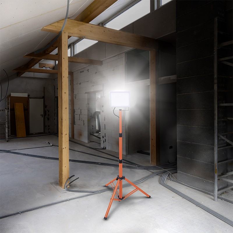 Pracovný LED reflektor s teleskopickým stojanom 50 W, 4500 lm, 4000 K, IP65 (WM-50W-FVQ)