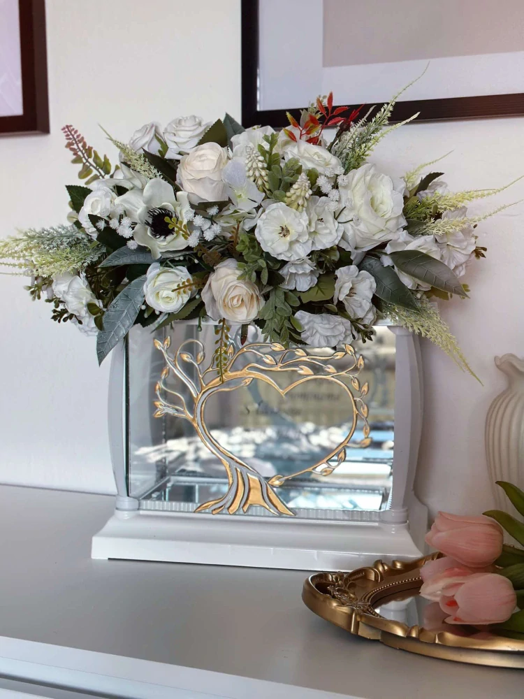 Spomienkový panteón, S LÁSKOU SPOMÍNAME